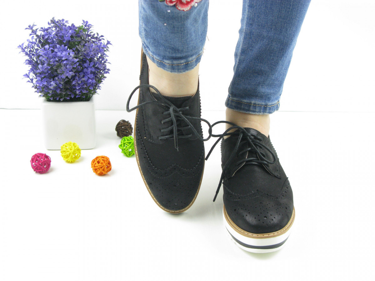 Жіночі туфлі-лофери чорні